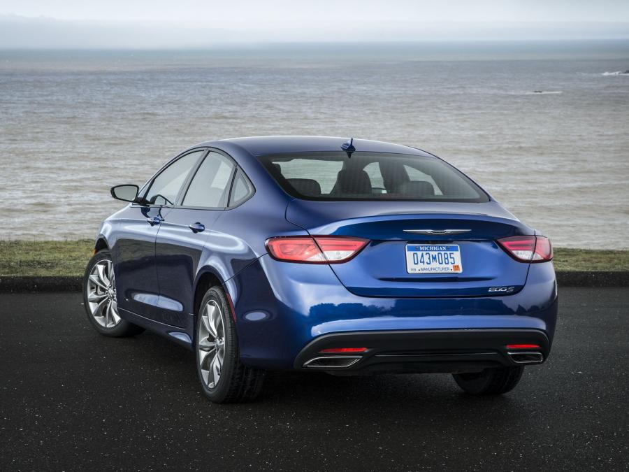  Chrysler 200 S 2014 года  (фото 14 из 69)